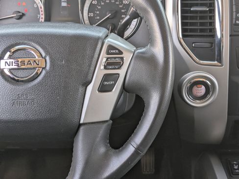 Used 2017 Nissan Titan SV image 23
