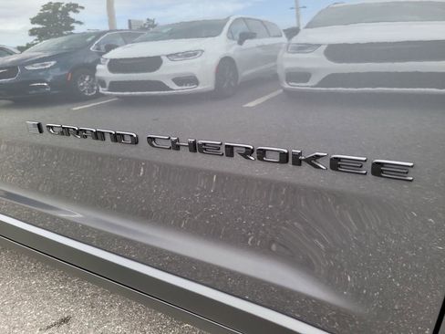 New 2025 Jeep Grand Cherokee Altitude image 6