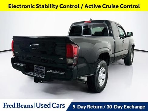 Used 2023 Toyota Tacoma SR AWD/4WD image 12