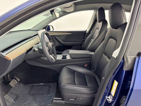 Used 2022 Tesla Model Y Long Range image 17