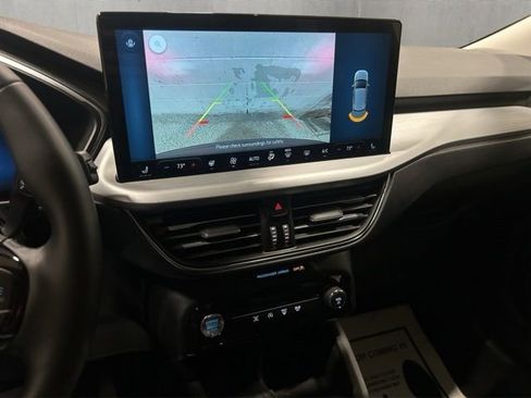 Certified 2025 Ford Escape Platinum AWD/4WD image 18