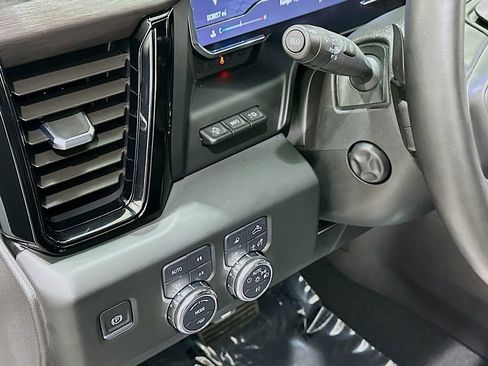 Used 2024 GMC Sierra 1500 AT4 w/ Technology Package image 10