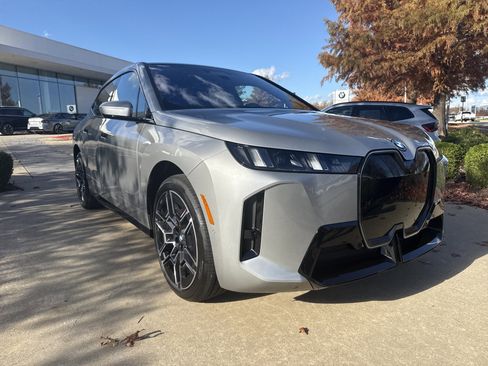 New 2026 BMW iX xDrive60 image 6
