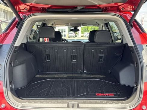 Used 2023 GMC Terrain SLE w/ Driver Convenience Package FWD image 10