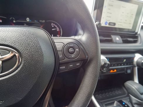 Used 2024 Toyota RAV4 XLE FWD image 20