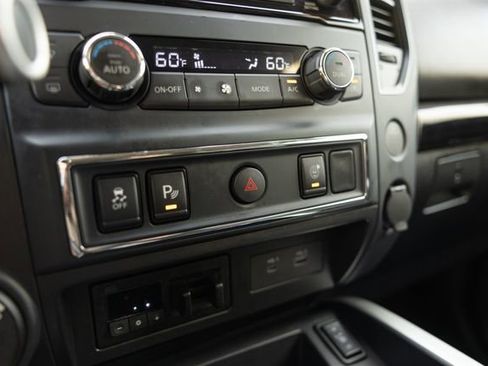 Used 2024 Nissan Titan SV w/ SV Convenience Package image 29