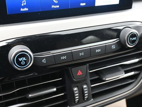 Used 2022 Ford Escape SE w/ Convenience Package FWD image 17