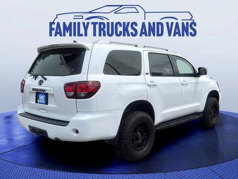 Used 2019 Toyota Sequoia SR5 AWD/4WD image 5
