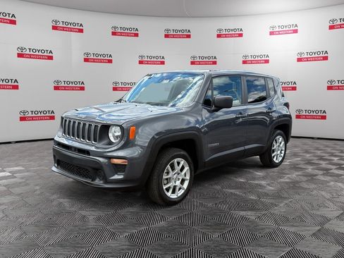 Used 2023 Jeep Renegade Latitude AWD/4WD image 1