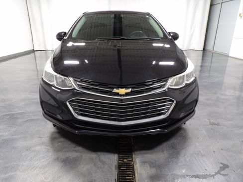 Used 2018 Chevrolet Cruze LS FWD image 3