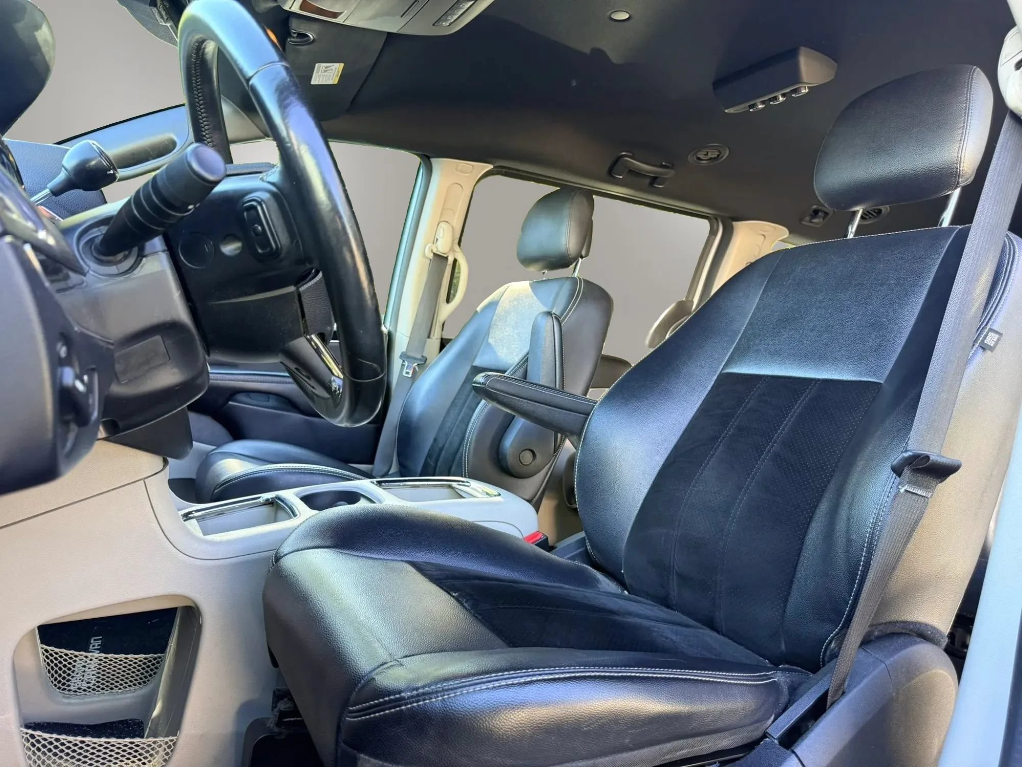 Used 2017 Dodge Grand Caravan SXT FWD image 10