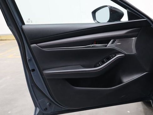 Used 2023 MAZDA MAZDA3 s image 17