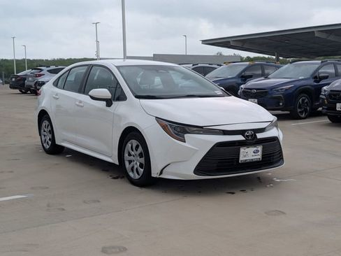 Used 2023 Toyota Corolla LE image 7