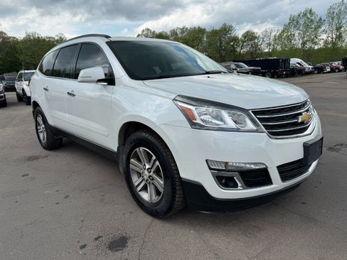 Used 2017 Chevrolet Traverse LT AWD/4WD image 7