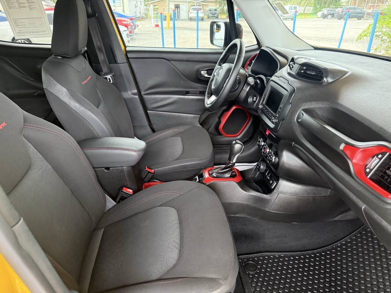 Used 2016 Jeep Renegade Trailhawk AWD/4WD image 8
