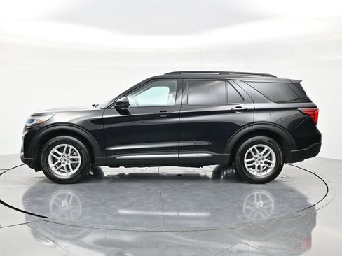 Used 2025 Ford Explorer Active w/ Active Comfort Package RWD image 8