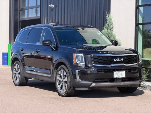 Used 2022 Kia Telluride S FWD image 4