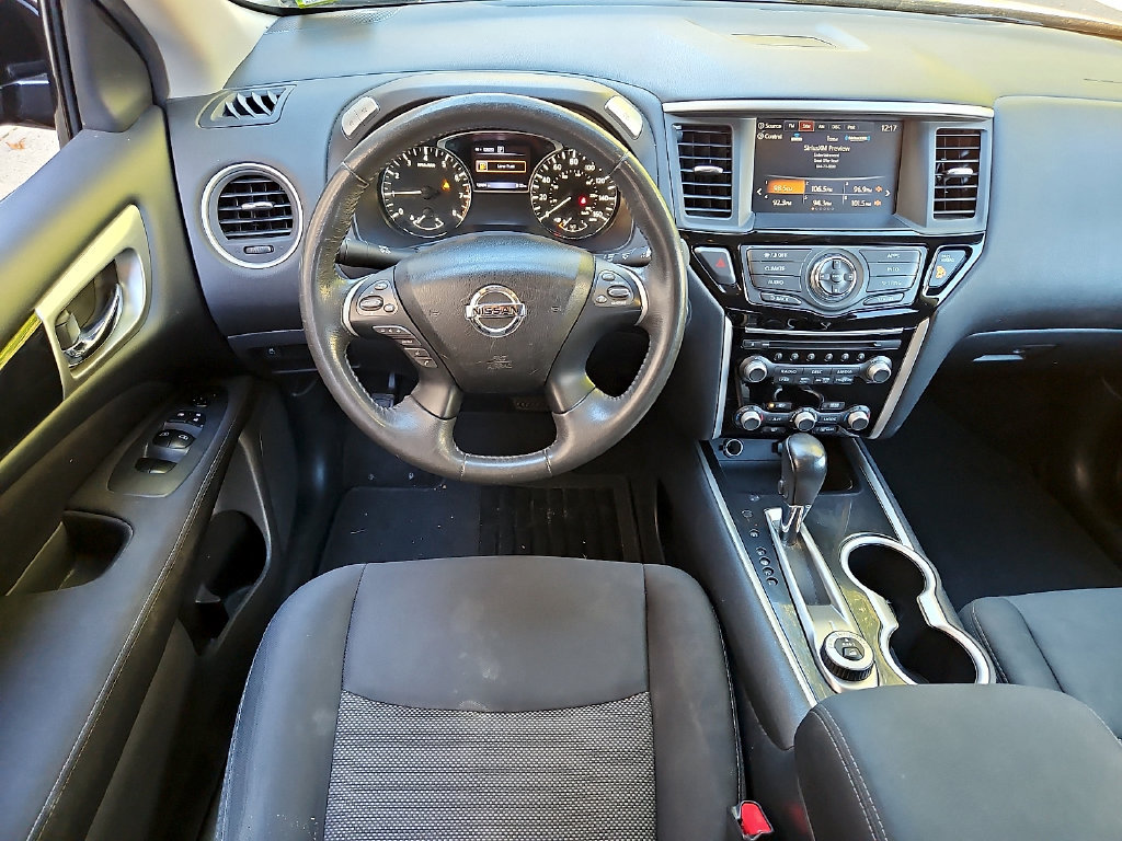 Used 2017 Nissan Pathfinder SV AWD/4WD image 10
