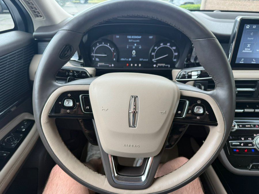 Used 2020 Lincoln Corsair AWD w/ Premium Package image 15