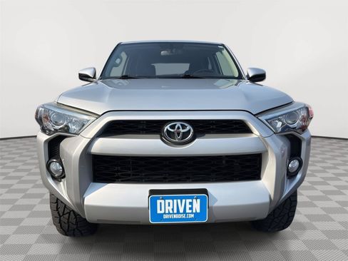 Used 2019 Toyota 4Runner SR5 AWD/4WD image 2