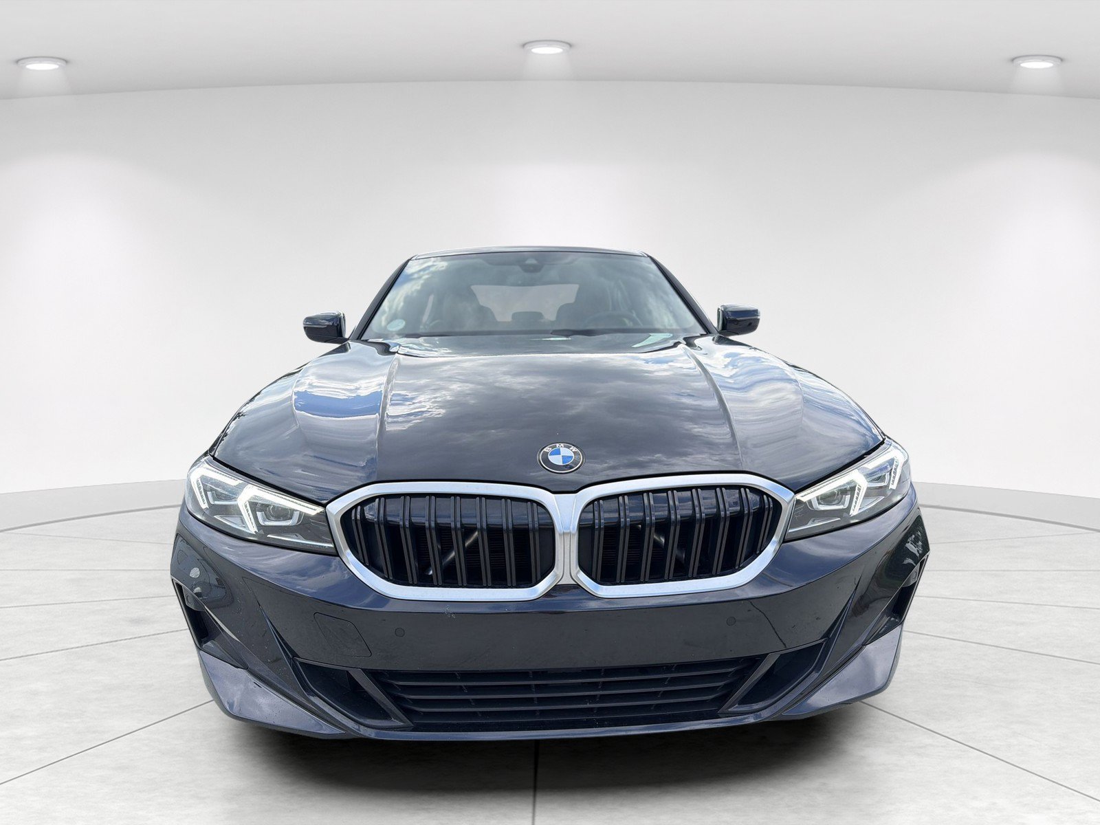Used 2026 BMW 330i Sedan RWD image 2