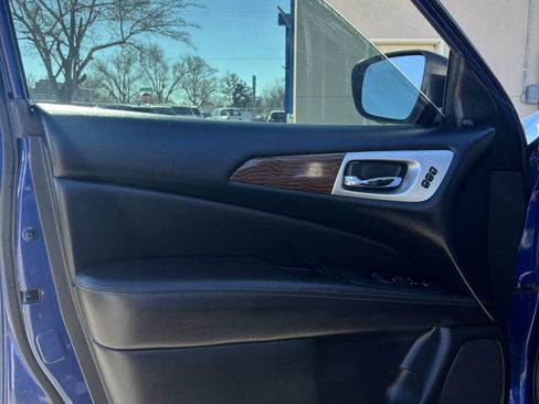Used 2018 Nissan Pathfinder Platinum image 5