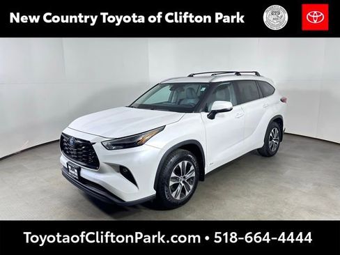 Used 2023 Toyota Highlander XLE image 7