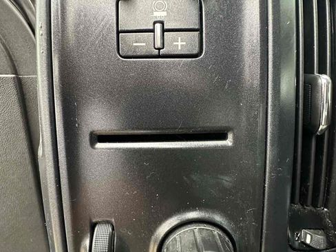 Used 2017 Chevrolet Silverado 1500 Custom w/ Custom Convenience Package AWD/4WD image 12