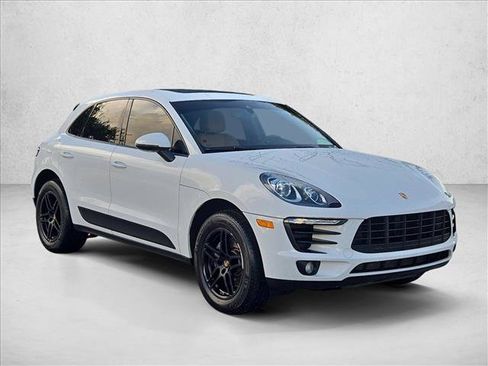 Used 2018 Porsche Macan AWD/4WD image 3