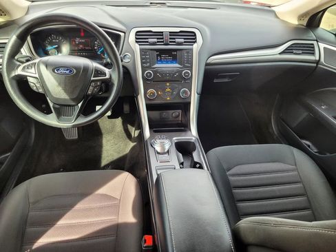 Used 2018 Ford Fusion SE image 15