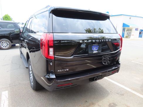 New 2026 Ford Expedition Active AWD/4WD image 6