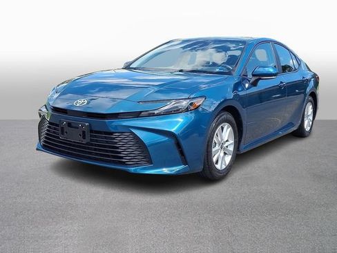 Used 2025 Toyota Camry LE FWD image 1