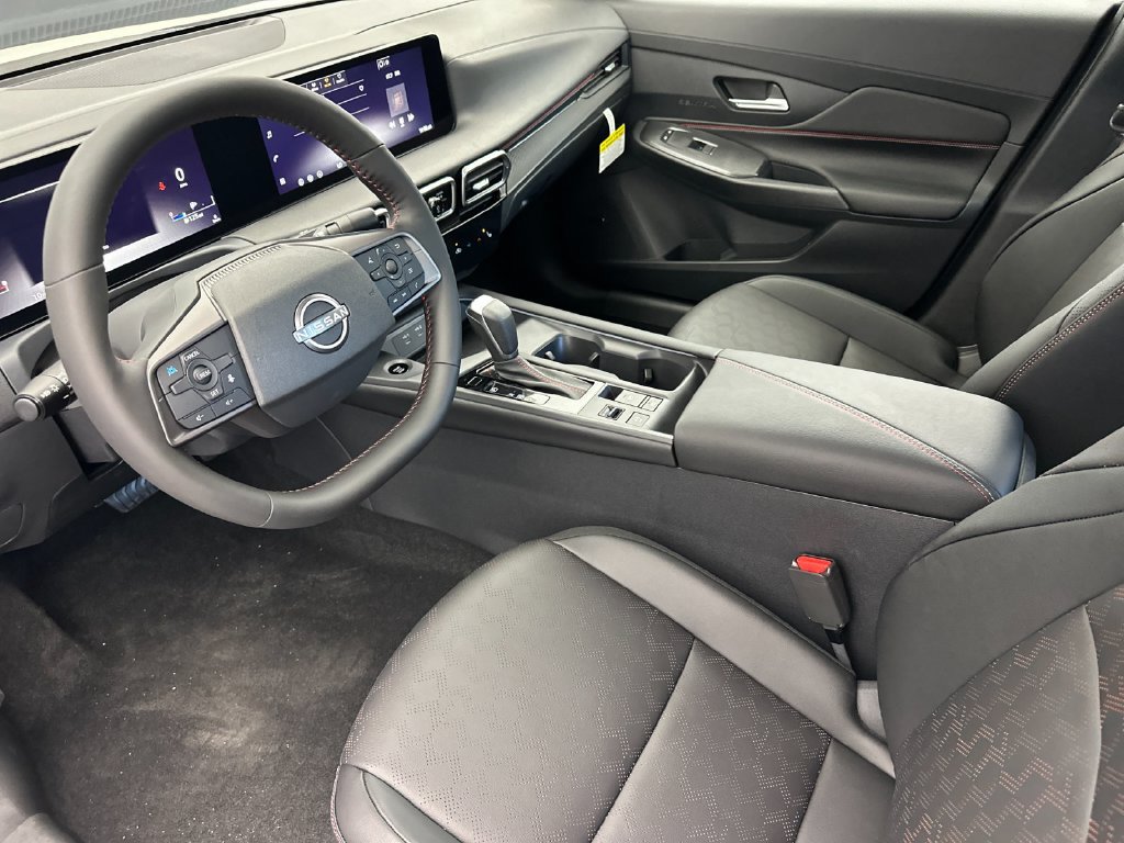Used 2026 Nissan Sentra SR w/ SR Premium Package FWD image 9
