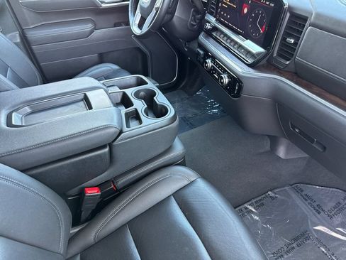 Used 2025 GMC Sierra 1500 SLT AWD/4WD image 14