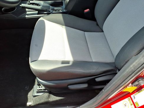 Used 2014 Toyota RAV4 LE FWD image 24