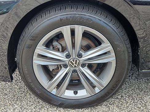 Used 2024 Volkswagen Jetta SE FWD image 9