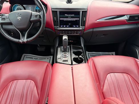 Certified 2022 Maserati Levante GT image 18