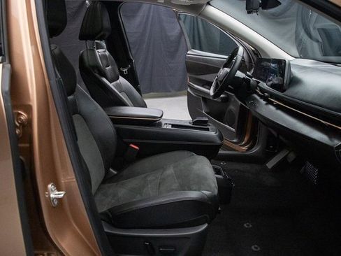 Used 2023 Nissan Ariya FWD image 16