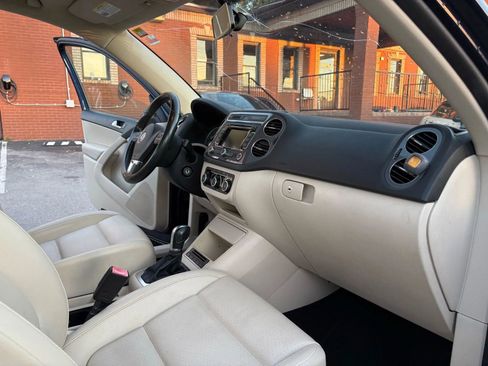 Used 2012 Volkswagen Tiguan SE image 13