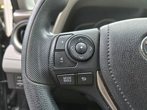 Used 2013 Toyota RAV4 LE AWD/4WD image 14