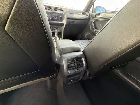 Used 2023 Volkswagen Tiguan SE R-Line image 33