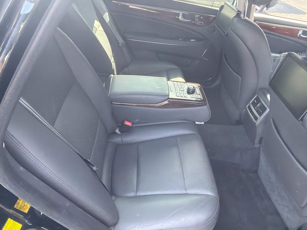 Used 2015 Hyundai Equus Ultimate RWD image 9
