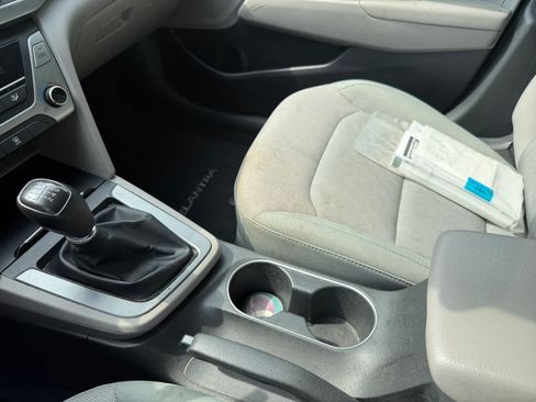 Used 2017 Hyundai Elantra SE FWD image 12