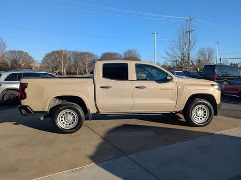 Used 2024 Chevrolet Colorado W/T image 9