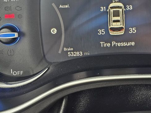 Used 2023 Chrysler Pacifica Touring-L FWD image 21