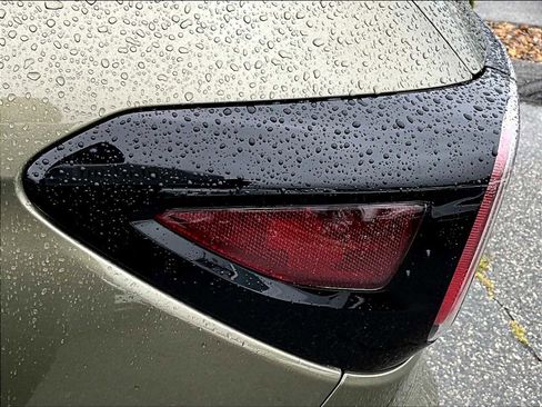 Used 2022 Subaru Outback Premium image 32