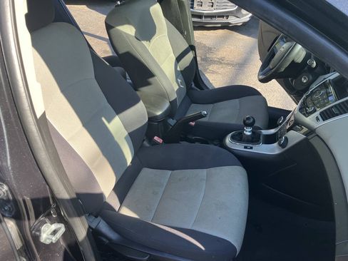 Used 2012 Chevrolet Cruze LS FWD image 30