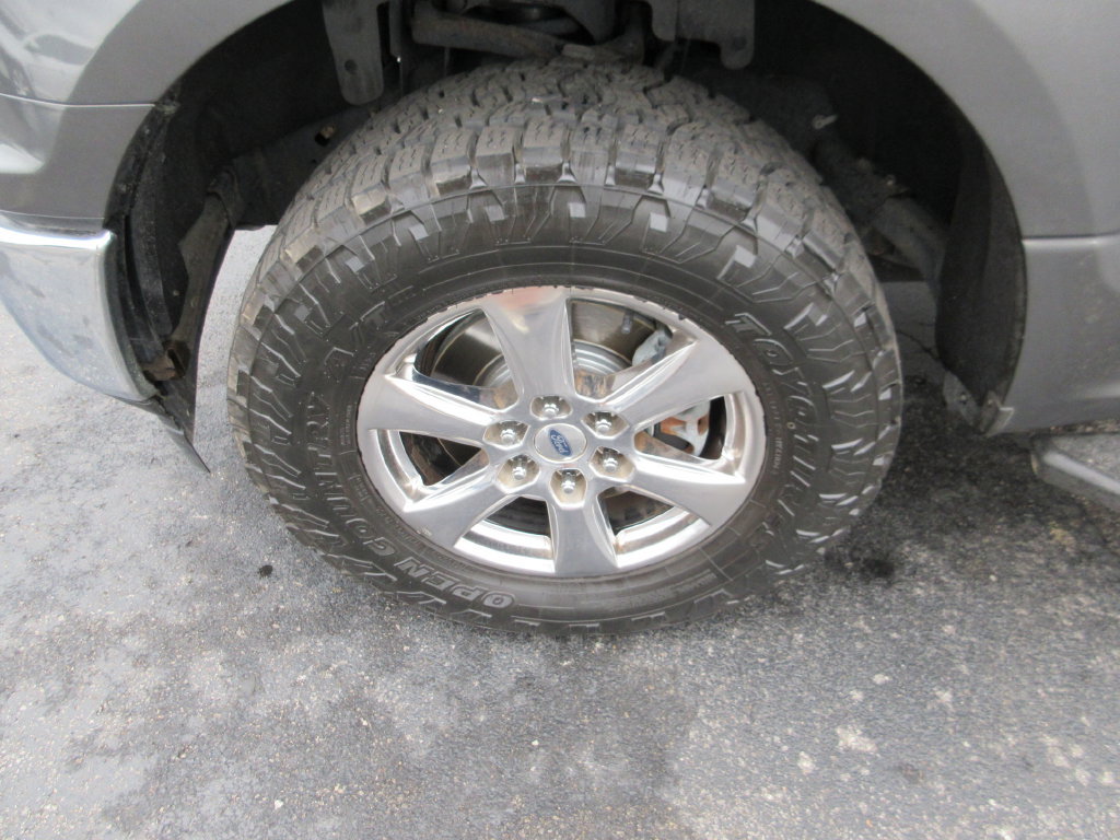 Used 2018 Ford F150 XLT w/ Equipment Group 302A Luxury AWD/4WD image 16