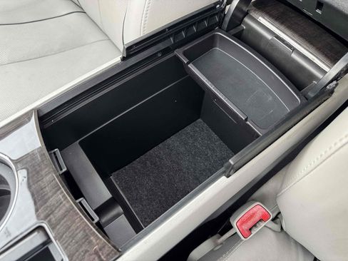 Used 2015 Toyota Venza XLE w/ XLE Premium Package image 32