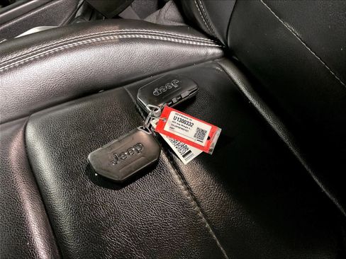 Used 2023 Jeep Wrangler Sahara w/ Cold Weather Group image 30